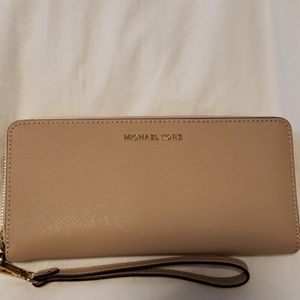 Michael Kors Wristlet Wallet